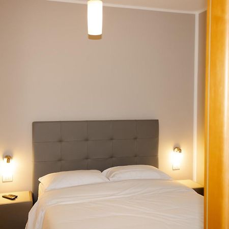 Residence Marittimo Riccione Buitenkant foto