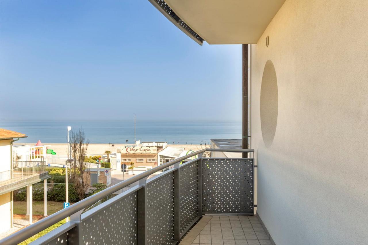 Residence Marittimo Riccione Buitenkant foto
