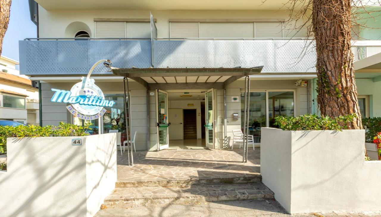 Residence Marittimo Riccione Buitenkant foto