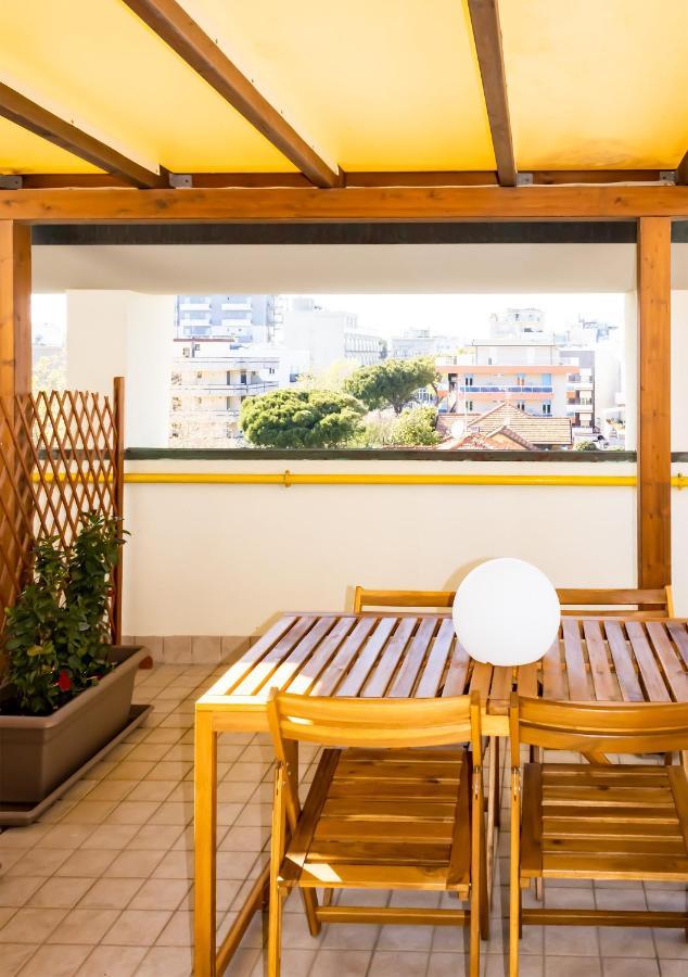Residence Marittimo Riccione Buitenkant foto