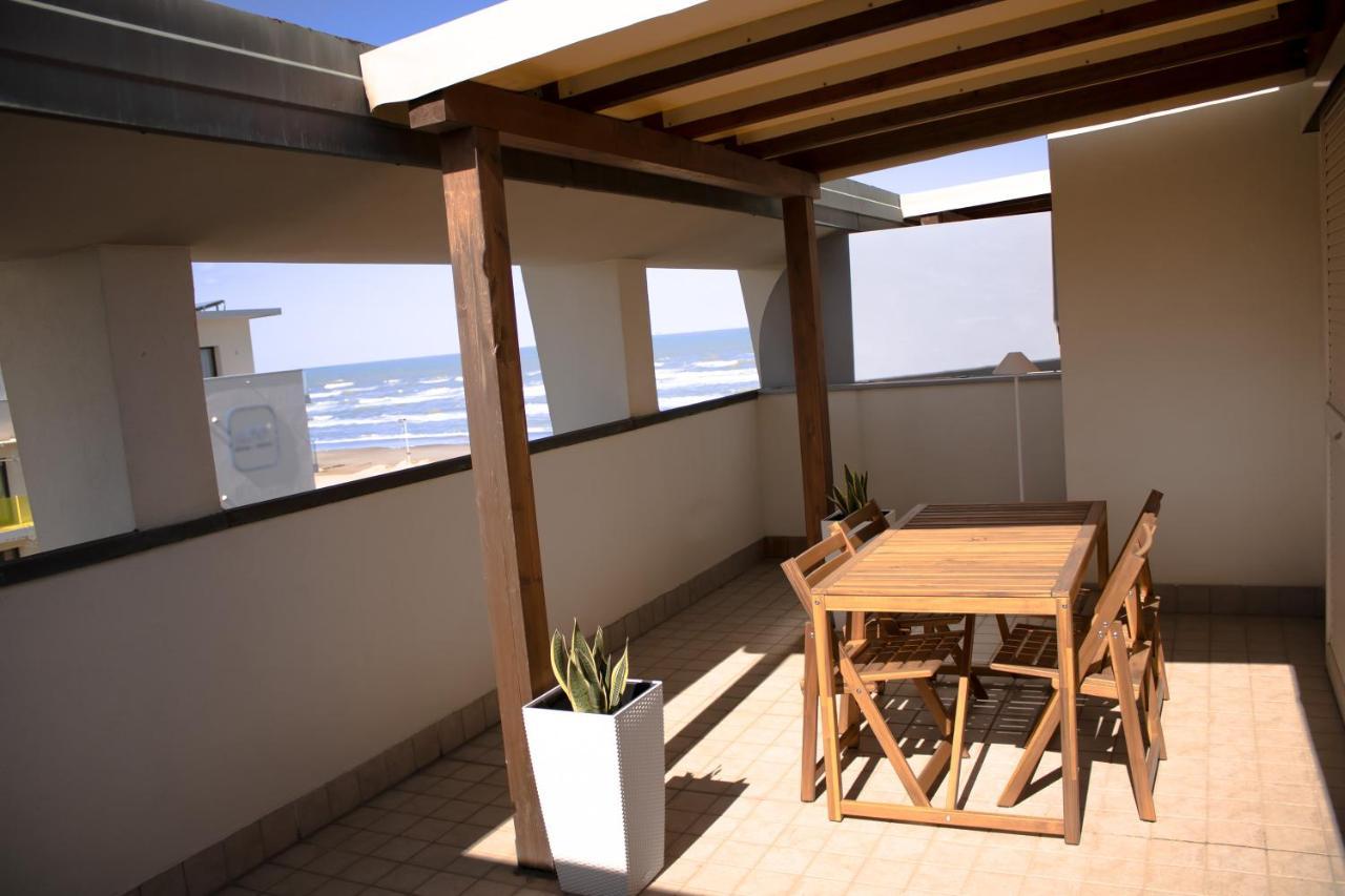 Residence Marittimo Riccione Buitenkant foto