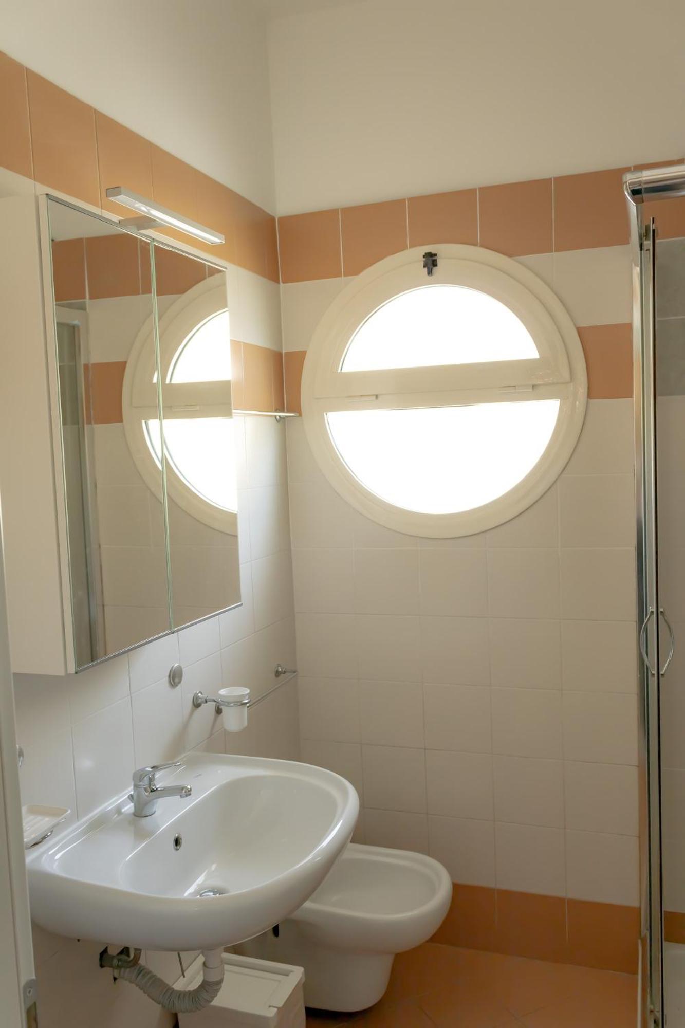Residence Marittimo Riccione Buitenkant foto