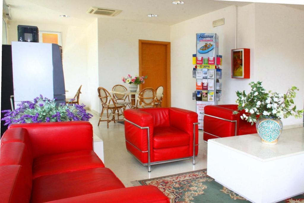 Residence Marittimo Riccione Buitenkant foto