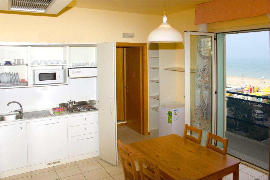 Residence Marittimo Riccione Buitenkant foto